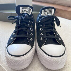 Womens Converse Chuck Taylor All Star Lift Lo Sneaker - Size 8.5